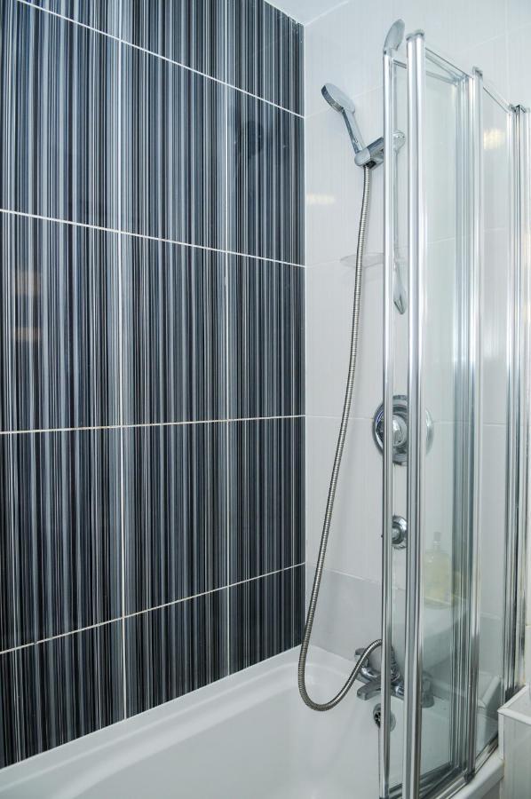 Апартаменты Greater London, 1 Bed London Flat, Parking, Nr Metro Stations, 15Mins To Лондон Экстерьер фото